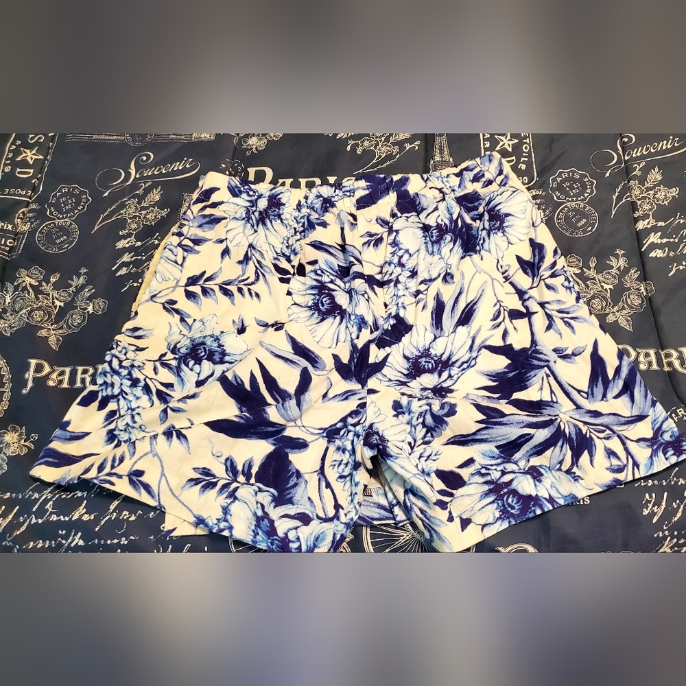 Ellen Tracy Blue Floral Women's Skort - Picture 2 of 3